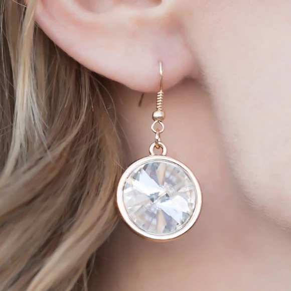 Hypnotized Paparazzi Gold Bling Necklace & Earrings Set - Picture 2 of 3